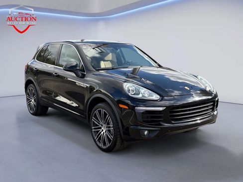 Used 2015 Porsche Cayenne S image 6