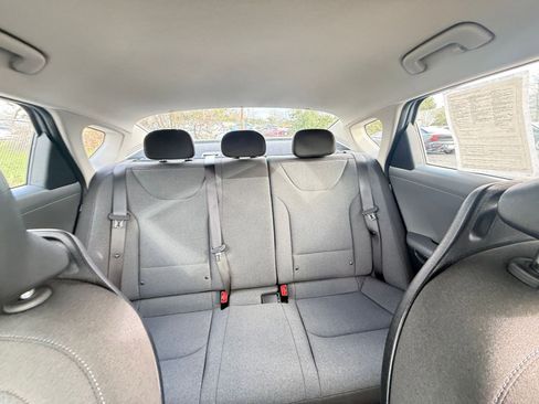 Used 2025 Kia K4 LXS image 37