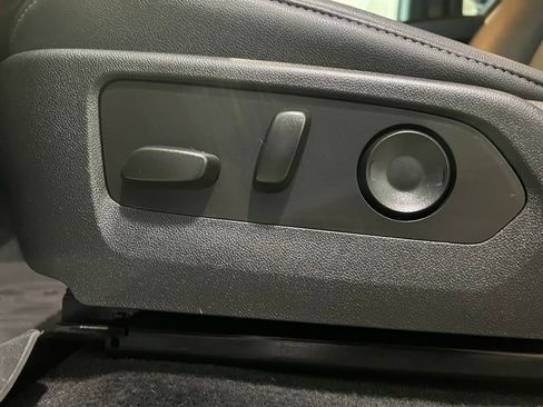 Used 2024 Chevrolet Colorado LT w/ LT Convenience Package III AWD/4WD image 14