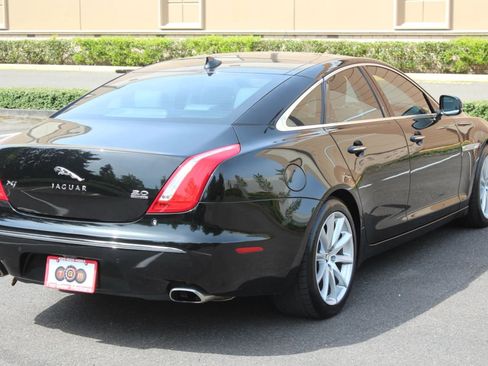 Used 2013 Jaguar XJ AWD image 5