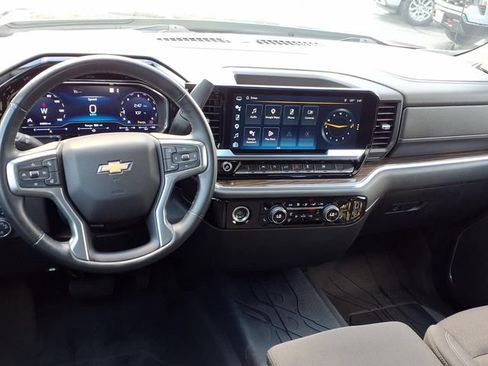 Used 2023 Chevrolet Silverado 1500 LT w/ Protection Package RWD image 7