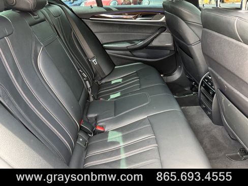 Used 2019 BMW M550i xDrive image 33