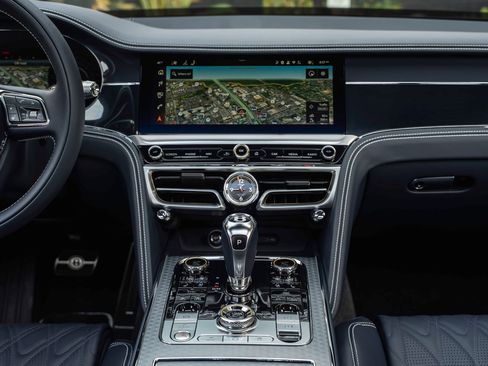 Certified 2026 Bentley Flying Spur Plug-In Hybrid AWD/4WD image 37