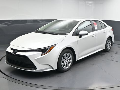 New 2026 Toyota Corolla LE image 4
