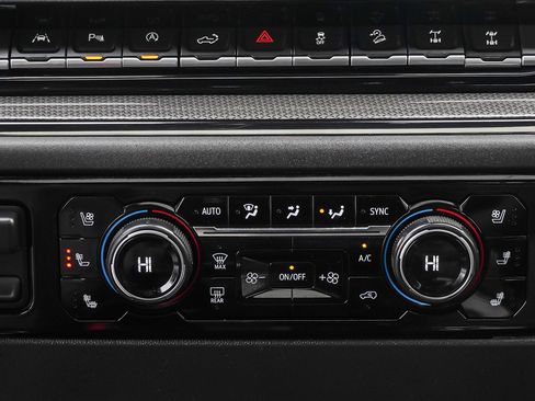 Used 2024 Chevrolet Silverado 1500 ZR2 w/ Technology Package image 40