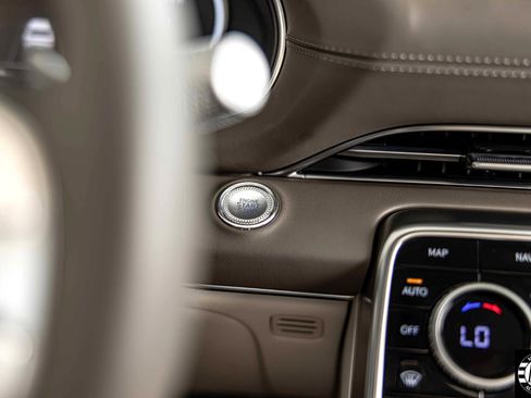 Used 2024 Genesis GV80 2.5T w/ Advanced Package image 28