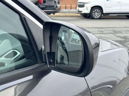 Used 2018 Jeep Compass Latitude w/ Safe & Security Group image 6