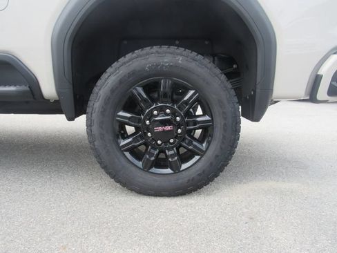 Certified 2026 GMC Sierra 3500 AT4 w/ Technology Package AWD/4WD image 6