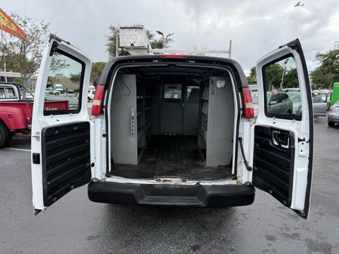 Used 2006 Chevrolet Express 2500 image 23