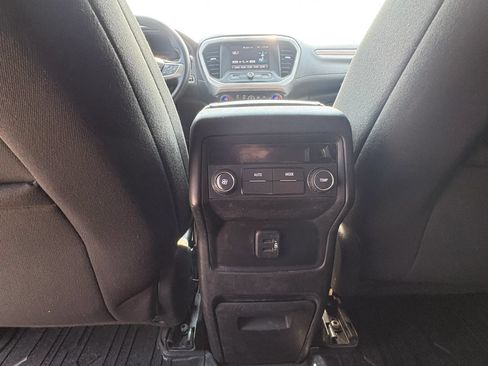 Used 2017 GMC Acadia SLE w/ LPO, Floor Liner Package FWD image 18