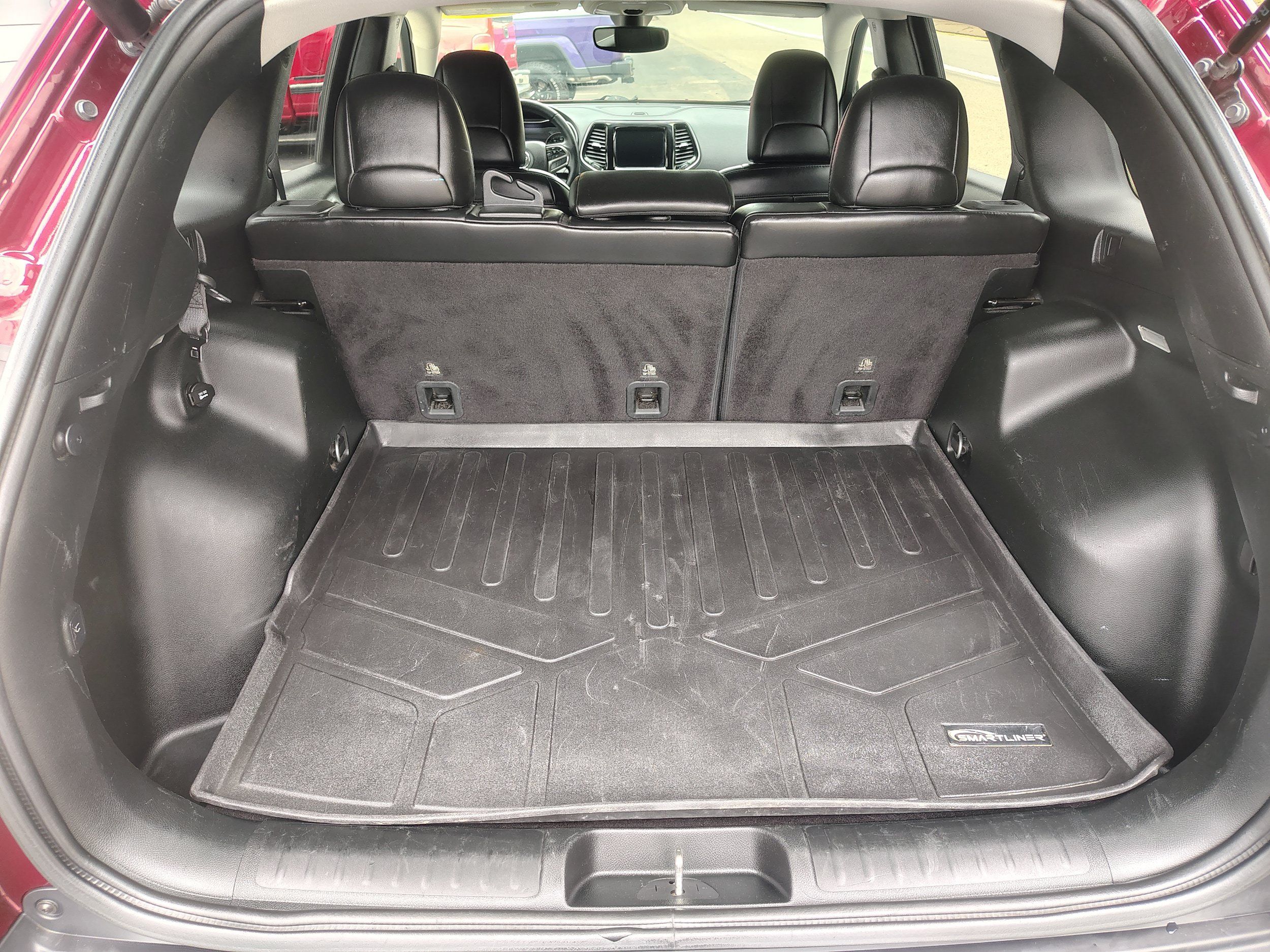 Used 2019 Jeep Cherokee Limited AWD/4WD image 11