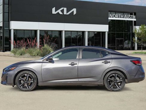 Used 2024 Nissan Sentra SV image 4