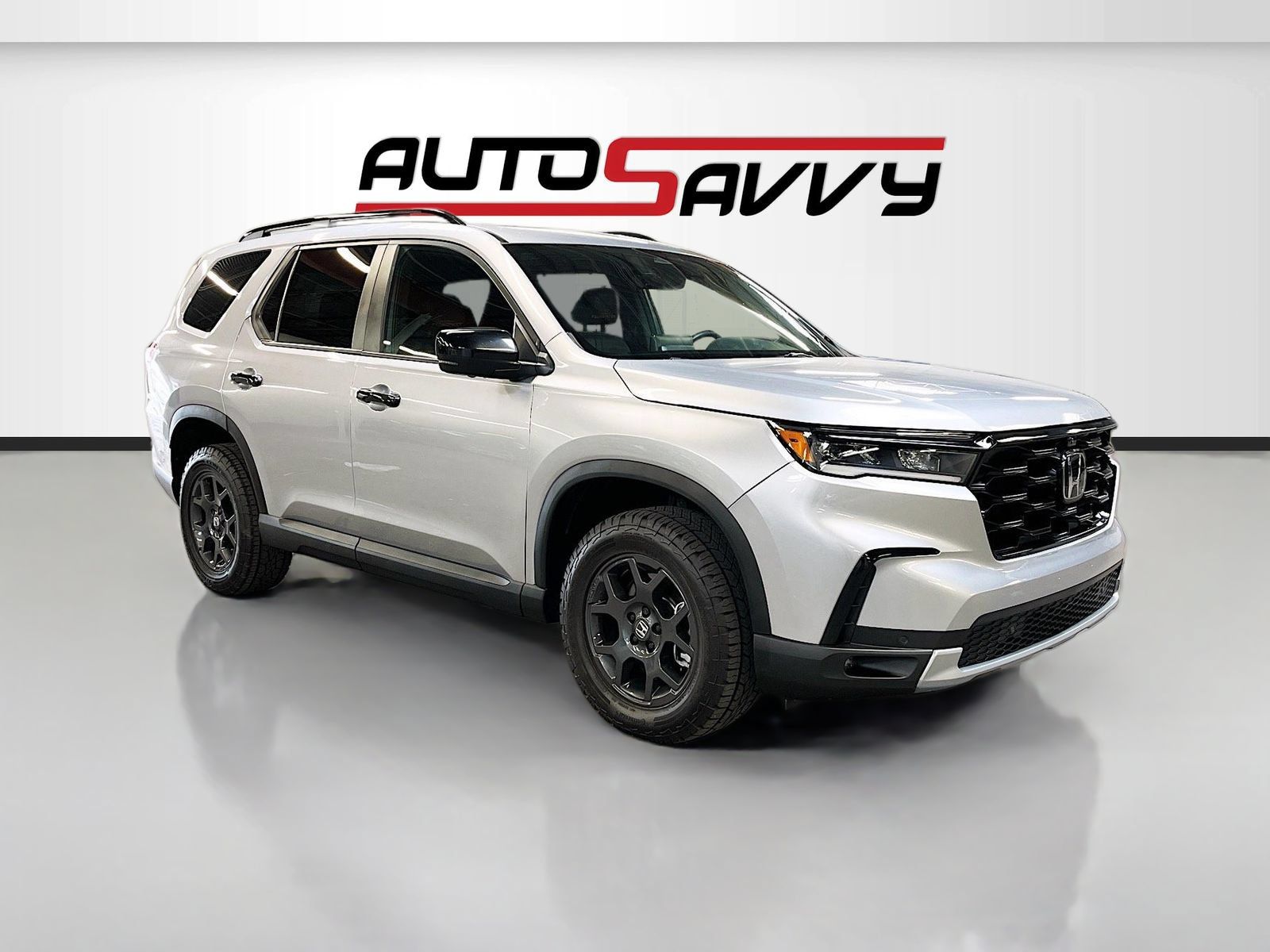 Used 2025 Honda Pilot TrailSport image 1