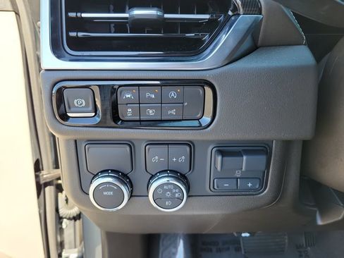 Used 2025 GMC Yukon XL Elevation w/ Elevation Premium Package image 29