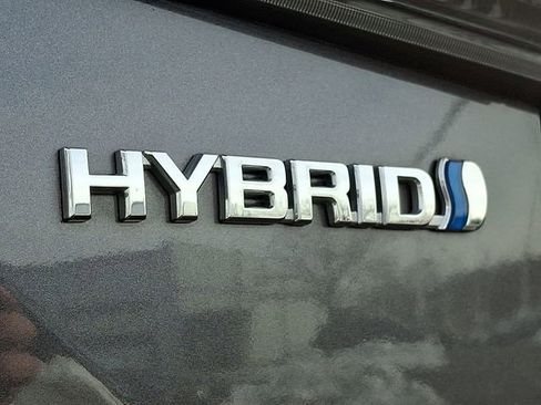 Used 2024 Toyota Highlander XLE image 35