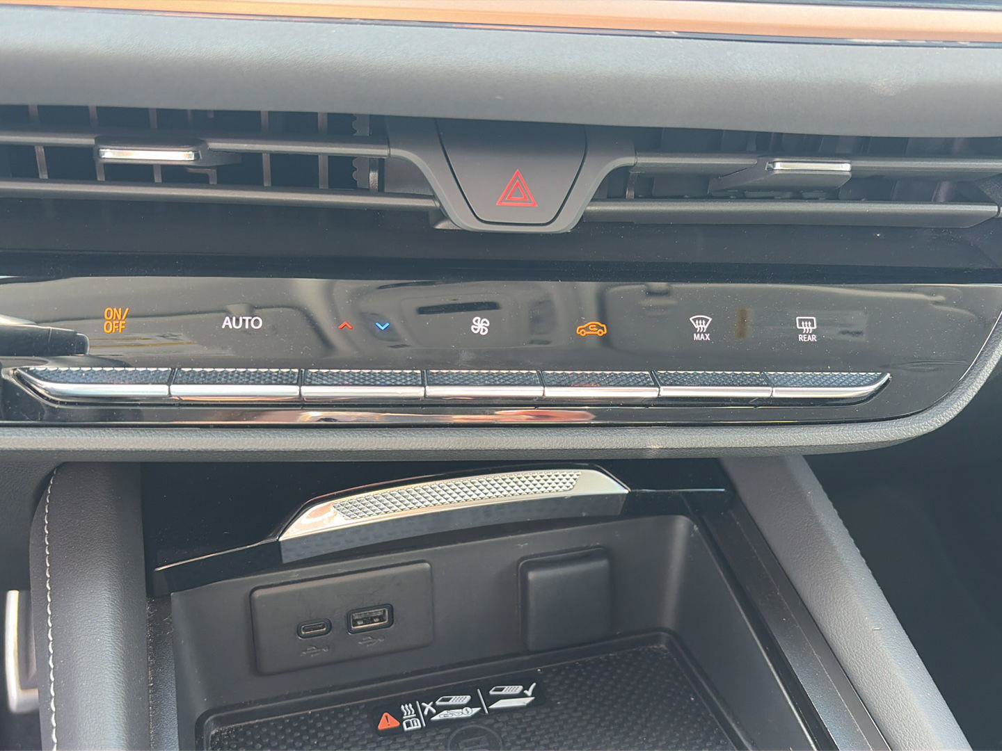 Used 2025 Buick Envision Sport Touring AWD/4WD image 23