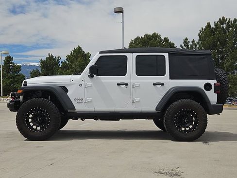 Used 2018 Jeep Wrangler Unlimited Sport AWD/4WD image 9