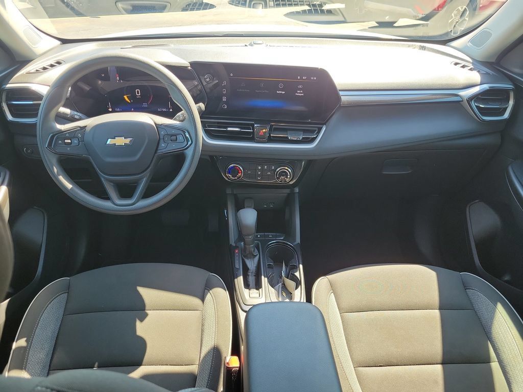 Used 2025 Chevrolet TrailBlazer LT FWD image 13