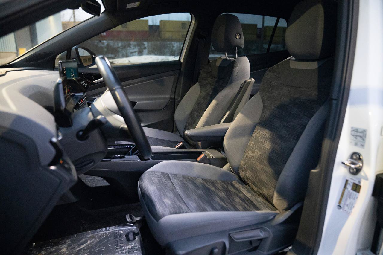 Used 2022 Volkswagen ID.4 Pro RWD image 21