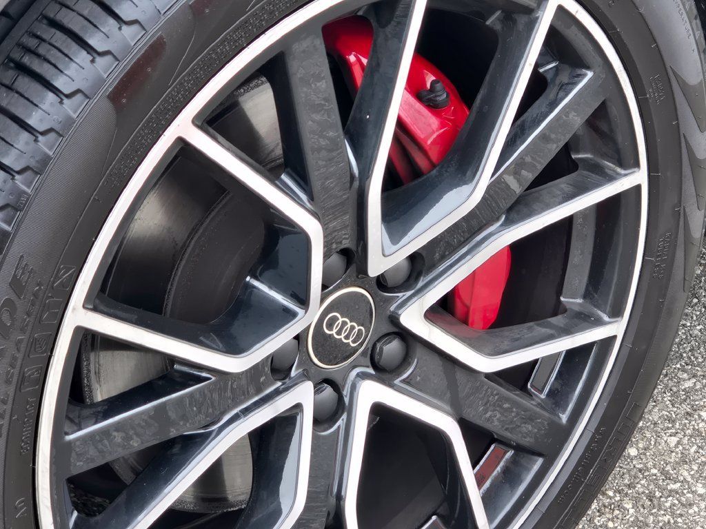 Used 2025 Audi SQ5 Premium Plus AWD/4WD image 6