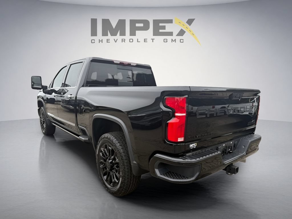 Used 2025 Chevrolet Silverado 2500 High Country w/ High Country Premium Package AWD/4WD image 3