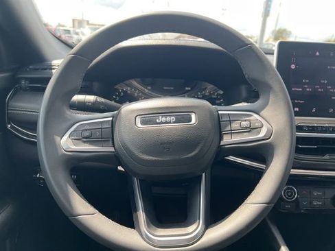 Used 2022 Jeep Compass Altitude image 13