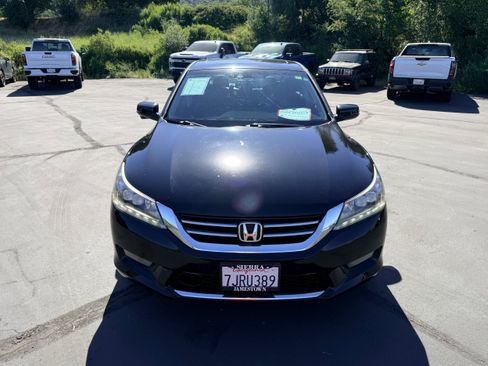 Used 2015 Honda Accord Touring image 3