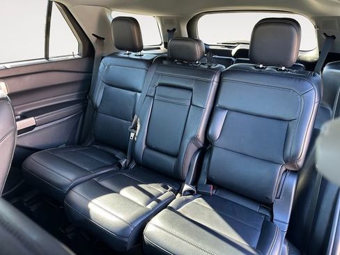 Used 2023 Ford Explorer Limited image 13