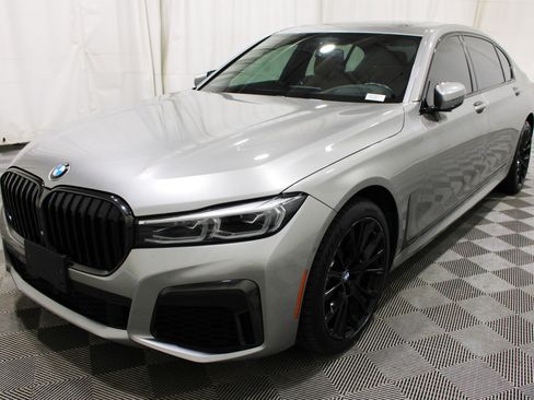 Used 2020 BMW 750i xDrive w/ Executive Package AWD/4WD image 39