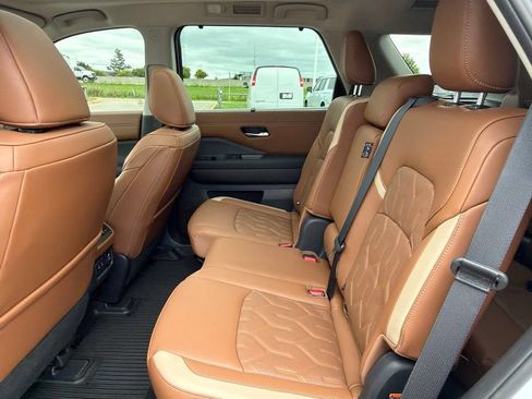 Used 2026 Nissan Pathfinder Platinum w/ Cargo Package AWD/4WD image 15