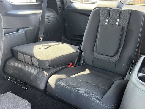 Used 2017 Ford Explorer XLT FWD image 16