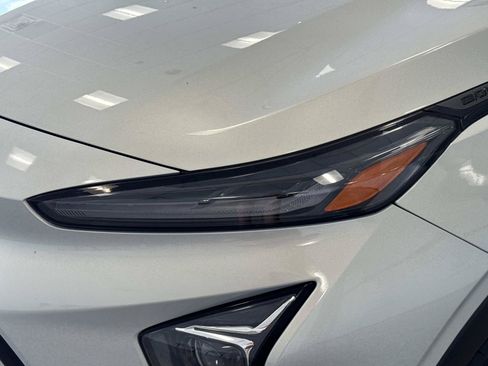 Used 2023 Chevrolet Bolt EUV Premier FWD image 30