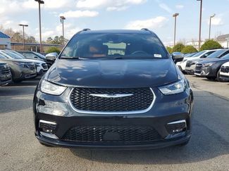 New 2026 Chrysler Pacifica Pinnacle w/ Trailer Tow Group video 2