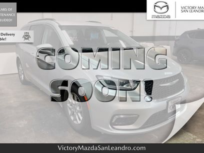 Used 2022 Chrysler Pacifica Touring-L