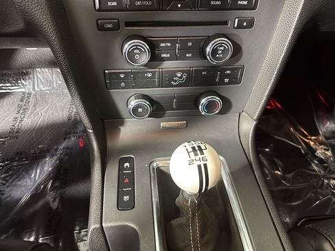 Used 2010 Ford Mustang Shelby GT500 RWD image 31