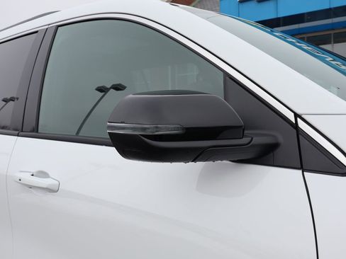 New 2026 Chevrolet Traverse LT w/ Sun and Wheel Package image 2