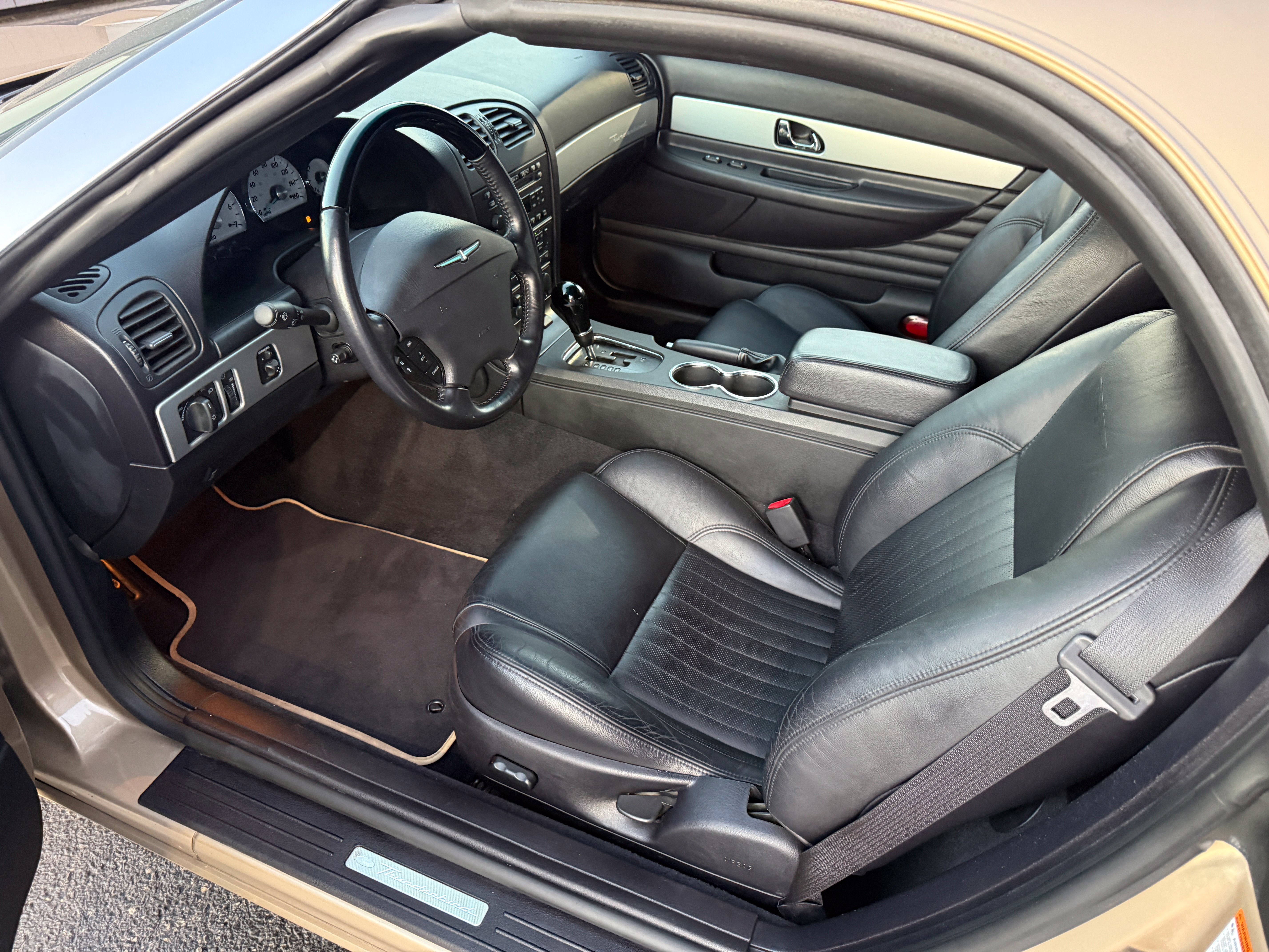 Used 2005 Ford Thunderbird RWD image 8