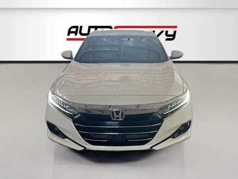 Used 2020 Honda Accord Sport image 2