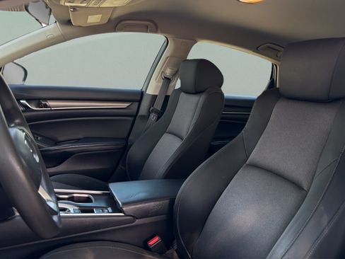 Used 2018 Honda Accord LX image 10