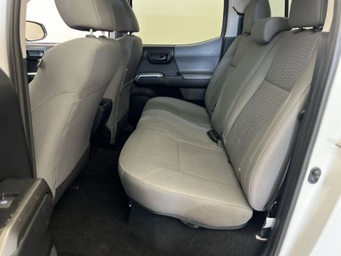 Used 2019 Toyota Tacoma SR5 AWD/4WD image 29