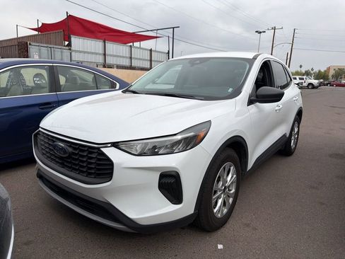Used 2024 Ford Escape Active image 3