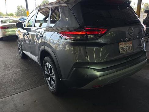 Used 2022 Nissan Rogue SV AWD/4WD image 4