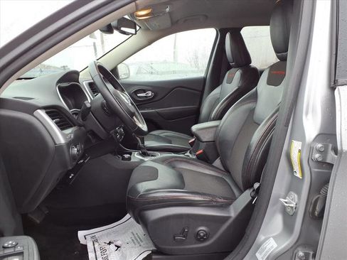 Used 2015 Jeep Cherokee Trailhawk w/ Comfort/Convenience Group image 21