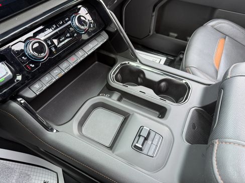 Used 2024 GMC Sierra 2500 AT4 w/ Technology Package image 23