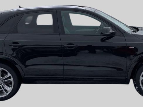 Used 2018 Audi Q3 2.0T Premium image 2