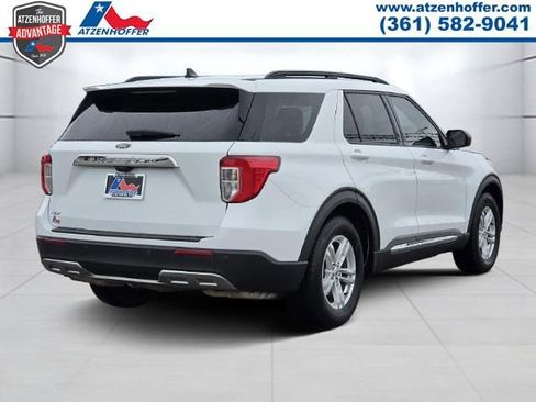 Used 2023 Ford Explorer XLT w/ Equipment Group 202A RWD image 3