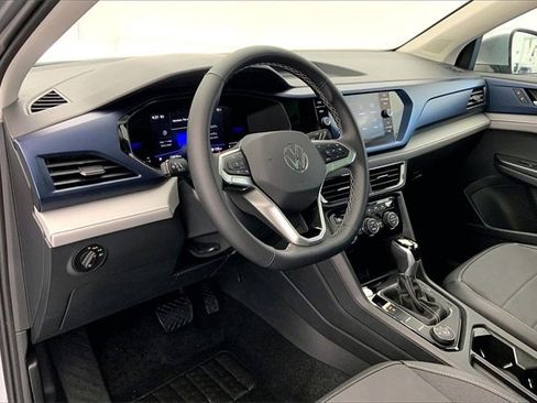 Used 2024 Volkswagen Taos SE image 14