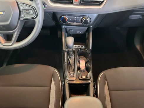 Used 2024 Chevrolet TrailBlazer LS w/ LS Convenience Package FWD image 10