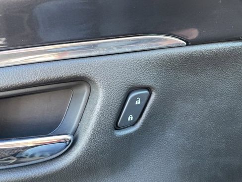 Used 2015 Chevrolet Impala LT image 13