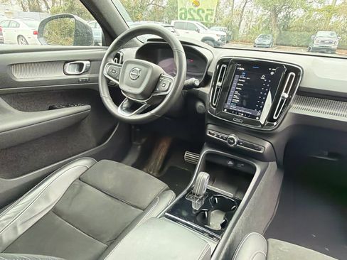 Certified 2022 Volvo XC40 P8 Recharge Plus image 15
